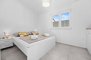 Attractive Apartment in Peroj With Terrace