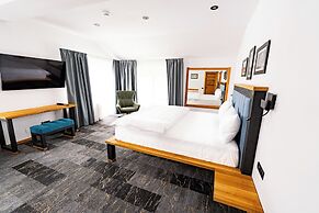 HOW Boutique and Hotel