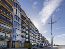 Cosy Renovated Flat on the Seafront