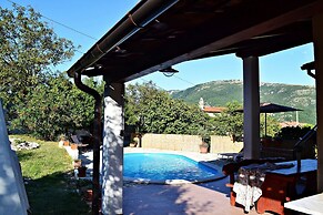 Apartment With Private Pool, Mountain View