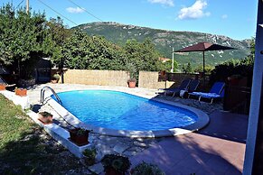 Apartment With Private Pool, Mountain View