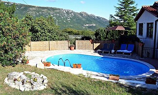Apartment With Private Pool, Mountain View