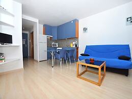 Apartment in Roses With Large Terrace