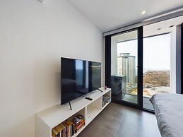 E1 18th Floor Studios, Sea & Beach Views
