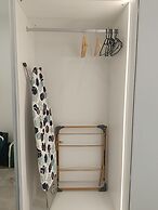 E1 18th Floor Studios, Sea & Beach Views