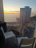 E1 18th Floor Studios, Sea & Beach Views
