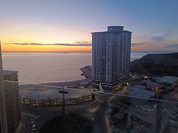 E1 18th Floor Studios, Sea & Beach Views