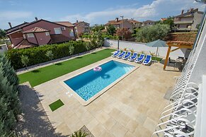 Relaxing Villa Near Porec With Pool