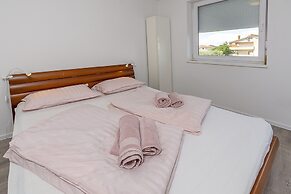 Relaxing Villa Near Porec With Pool