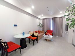 2 Bedrooms Apartment In Sunset Town