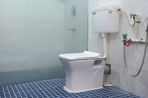 Sam's Outhouse Stay
