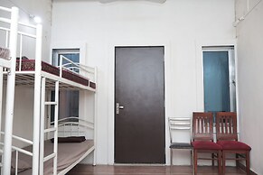 Sam's Outhouse Stay