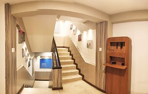 Quays Himalayan Hotel & Apartments