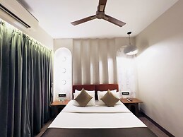 White Pearl Colaba