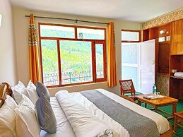 Hotel Alpine Manali