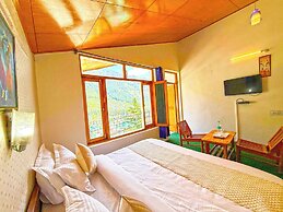 Hotel Alpine Manali
