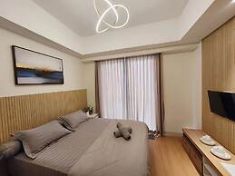 Green Sedayu Suites by Emily