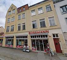Spacious Apartment In Strausberg - Sleeps 6
