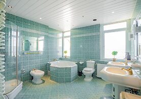 Spacious Apartment In Strausberg - Sleeps 6
