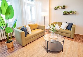 Spacious Apartment In Strausberg - Sleeps 6