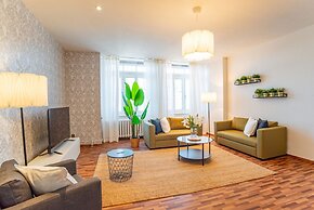 Spacious Apartment In Strausberg - Sleeps 6