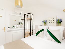 Merveil Luxury Suites - Royale - Saint Honore view