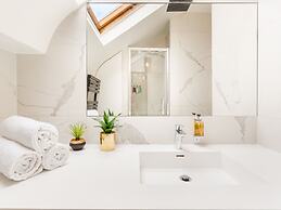 Merveil Luxury Suites - Royale - Saint Honore view