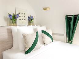 Merveil Luxury Suites - Royale - Saint Honore view