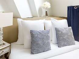 Merveil Luxury Suites - Royale - Saint Honore view