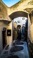 The Commander s Cave