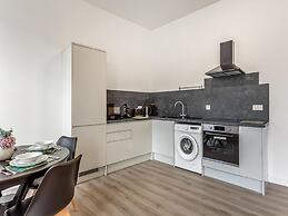 Cosy Apartment - Sleeps 4 & Stunning Views