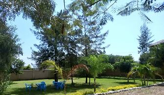 Queen's Way Resort