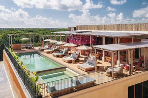 Moxy Tulum