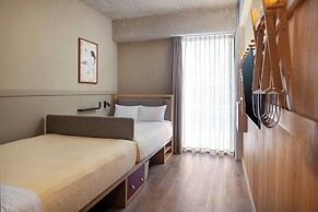 Moxy Tulum
