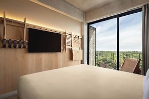 Moxy Tulum