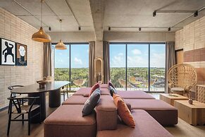 Moxy Tulum