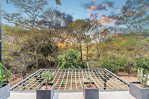 Brand-New 6BD Giant with Private Pool by SPCR