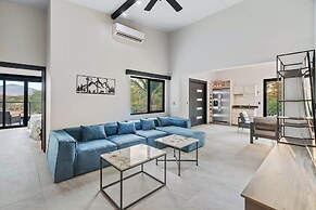 Brand-New 6BD Giant with Private Pool by SPCR