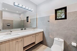 Brand-New 6BD Giant with Private Pool by SPCR