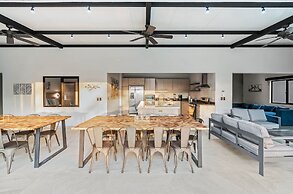 Brand-New 6BD Giant with Private Pool by SPCR