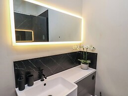 The Salisbury Apartment 301