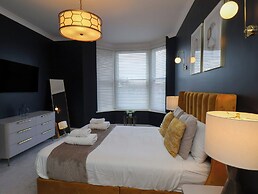 The Salisbury Apartment 301