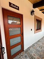 LA CASA ROJA