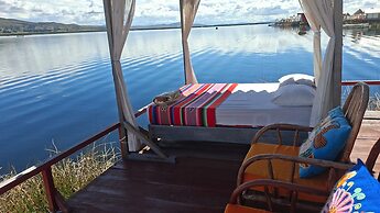 Uros Khantati - Lago Titicaca