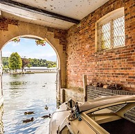Water s Edge - From 300 Per Night