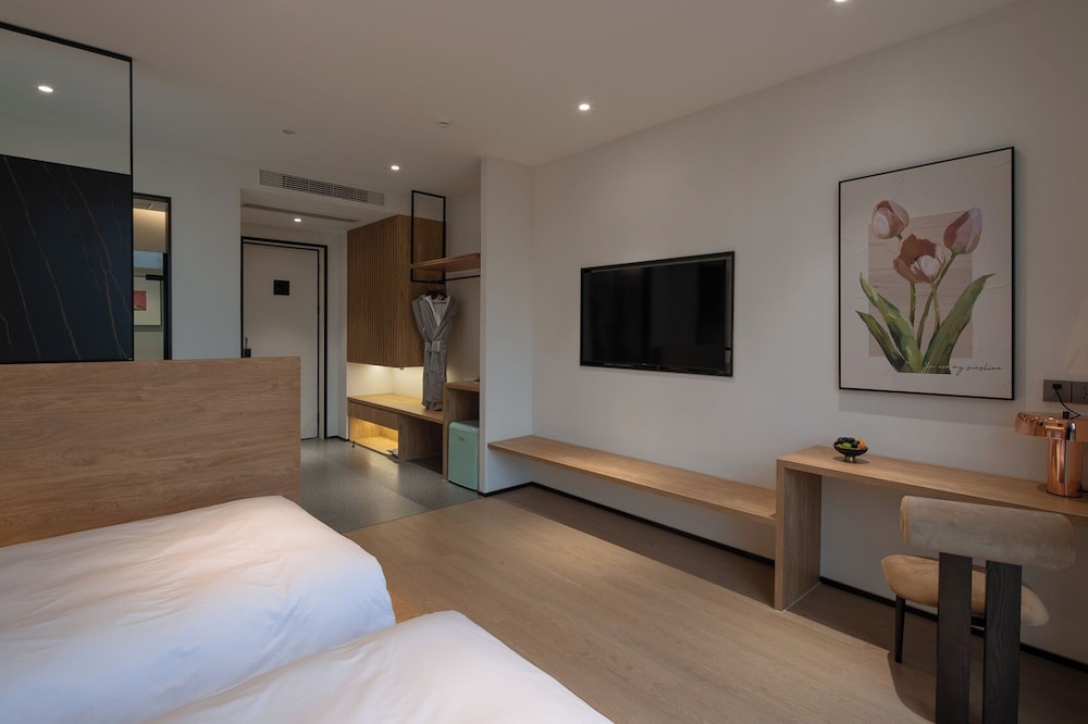Xinchi Sakura Valley Resort