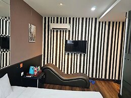 Pink Hotel