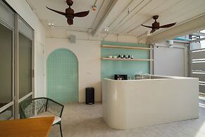 BEAT. Warii Hostel at Chaophraya River