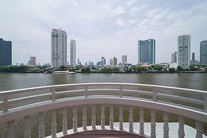 BEAT. Warii Hostel at Chaophraya River