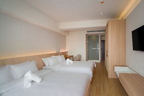 BEAT. Warii Hostel at Chaophraya River